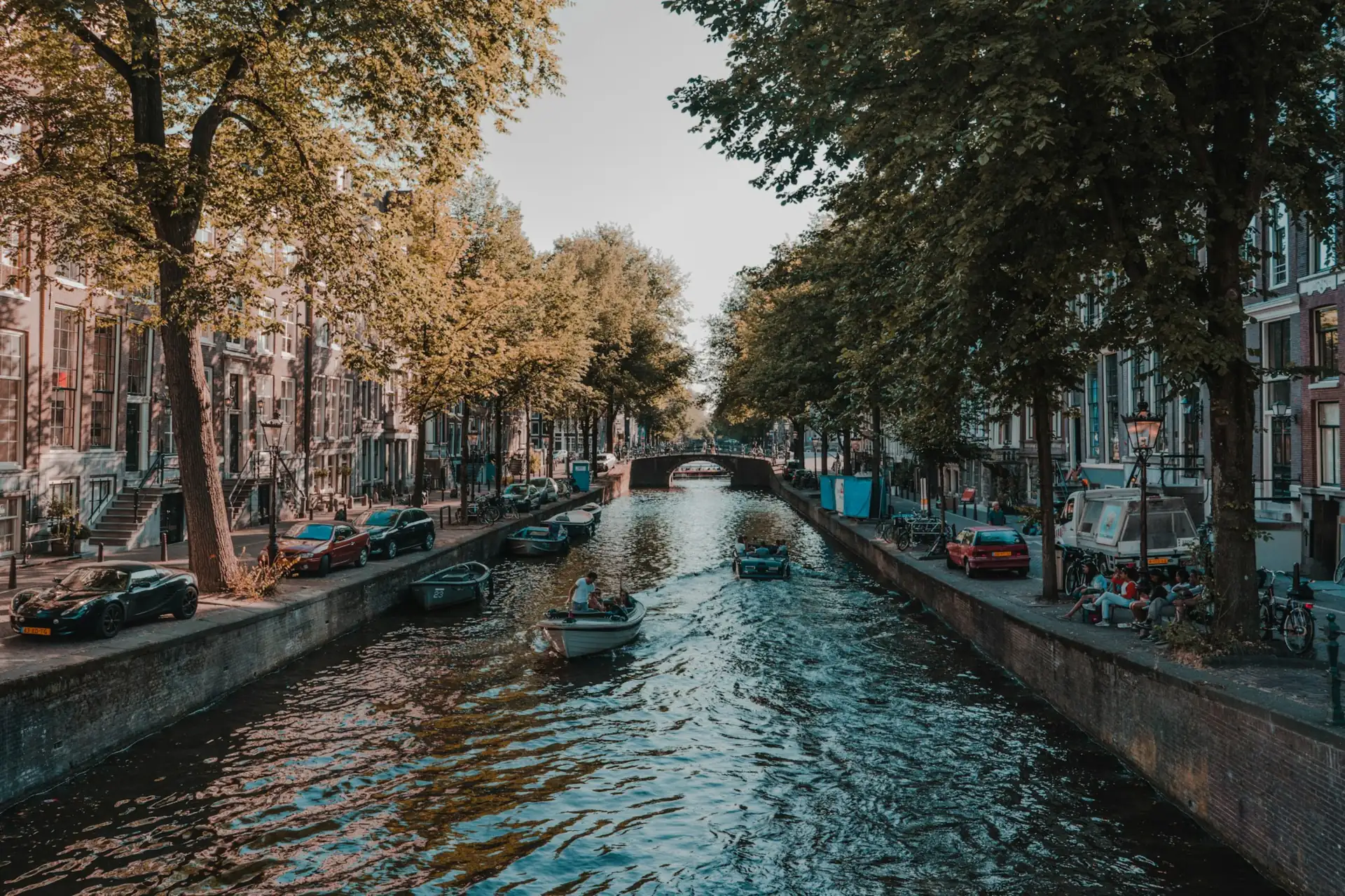 Historische grachtenpanden aan een Hollandse gracht
